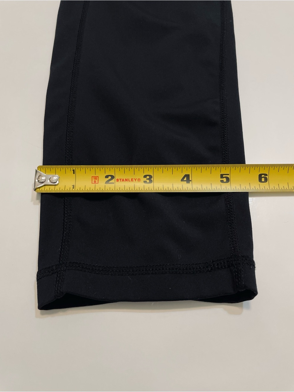 Quince High-Waist Black Active Athletic Leggings with Side Pockets Size M - Picture 4 of 7